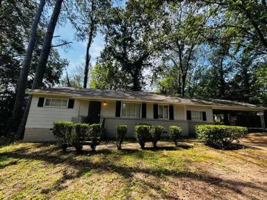 Main picture of 377 E Leavell Woods Dr