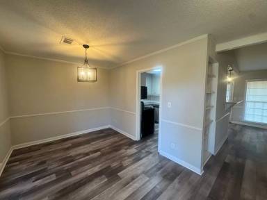 Main picture of 3208 Little John Dr