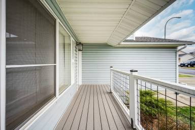 Main picture of 1625 NW Valhalla Dr