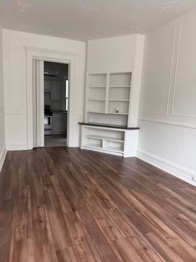 Main picture of 110 S Beaver St