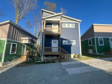 Main picture of 2311 Owen St