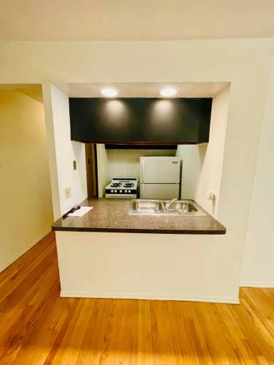 Main picture of 535 W Briar Apartments