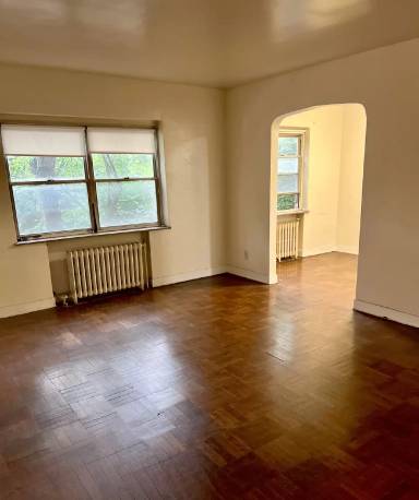 Main picture of 5726 Beacon St