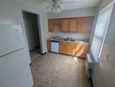 Main picture of 10 Bradley Ave