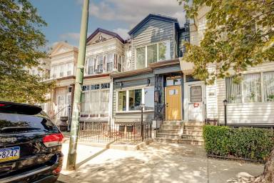 Main picture of 5709 Baltimore Ave
