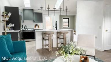 Main picture of 102 South St