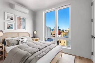 Main picture of 193 Greenpoint Ave