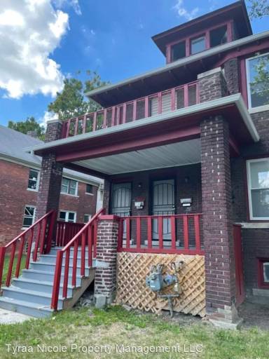 Main picture of 1492 Pingree St