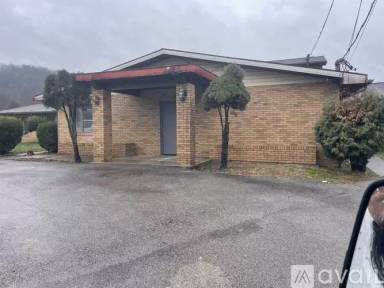 Main picture of 135 Paddock Green Dr