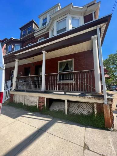 Main picture of 938 Chestnut St