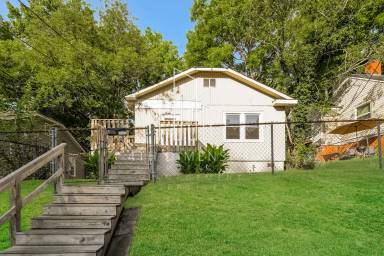 Main picture of 2408 Gilmer Ave