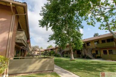 Main picture of 2094 E Grand Ave