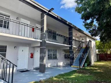 Main picture of 309 S Arcturas Ave