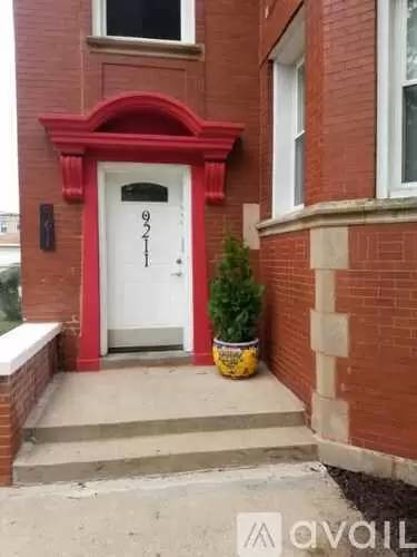 Main picture of 9211 S Bishop St
