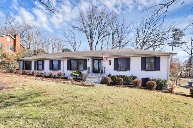 Main picture of 1932 Stoneyridge Dr