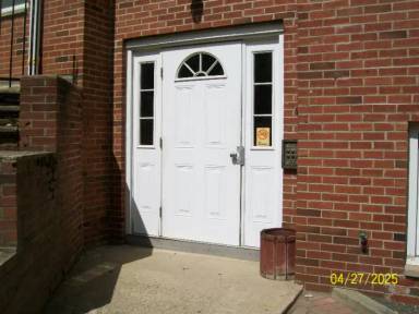 Main picture of 137 Howe Ave