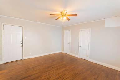 Main picture of 2212 N Fitzhugh Ave