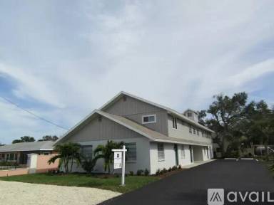 Main picture of 506 Parkdale Mews