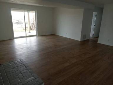 Main picture of 586 NE Bean Dr