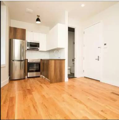 Main picture of 1079 Madison St