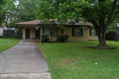 Main picture of 3206 Mitchell St