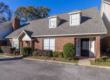 Main picture of 6401 Cedar Bend Ct