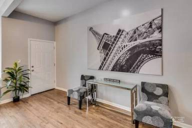 Main picture of 3245 W Pierce Ave