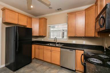 Main picture of 411 Montauk Ct