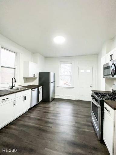 Main picture of 230 E Elizabeth St