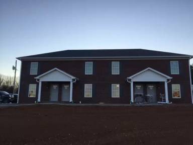 Main picture of 1750 Bowling Green Rd