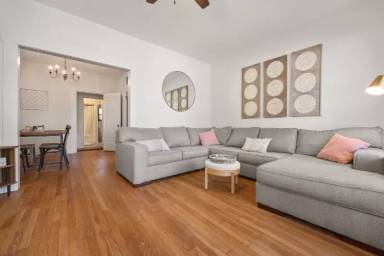 Main picture of 228 W Norwood Ct