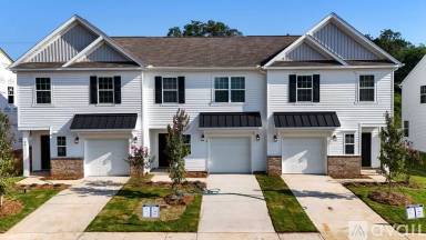 Main picture of 18 Twiggs Ln