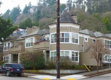 Main picture of 120 SW Whitaker St
