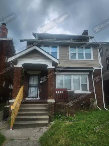 Main picture of 3779 Gladstone St