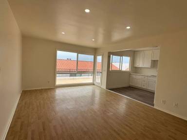 Main picture of 520 Avenida Victoria