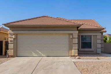 Main picture of 644 W Oak Tree Ln