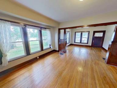 Main picture of 709 E Main St