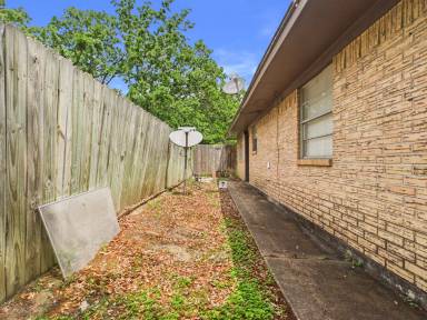 Main picture of 2208 Young Pl