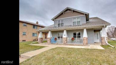 Main picture of 3314 S Chicago Ave