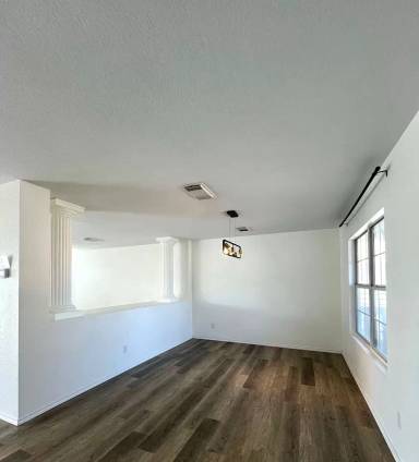 Main picture of 1611 Sunbend Fls