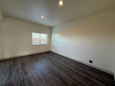 Main picture of 849 Pioneer St
