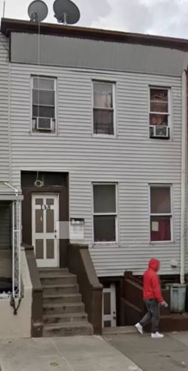 Main picture of 138 9th St