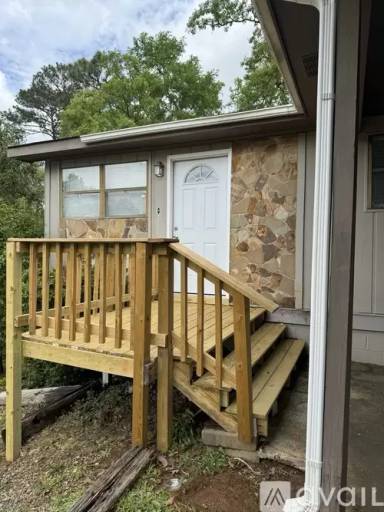 Main picture of 405 Westcliff Cir