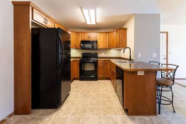 Main picture of 2901 Edgewater Loop SE