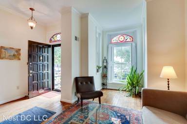 Main picture of 804 A St NE
