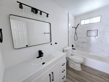 Main picture of 1083 E Calvada Blvd
