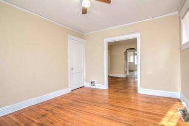 Main picture of 3951 Chippewa St