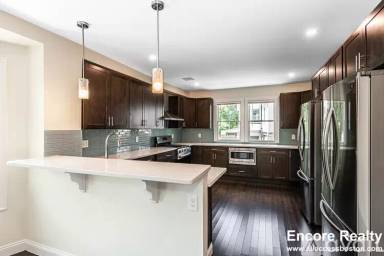Main picture of 174 Fulton St
