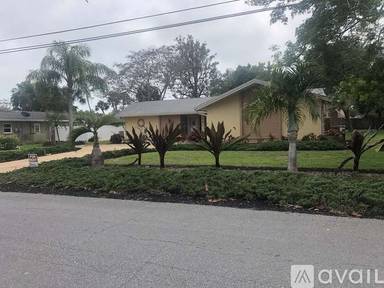 Main picture of 441 N Shore Dr