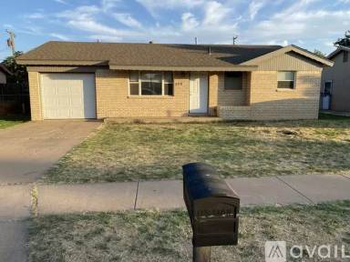 Main picture of 325 Circle Dr